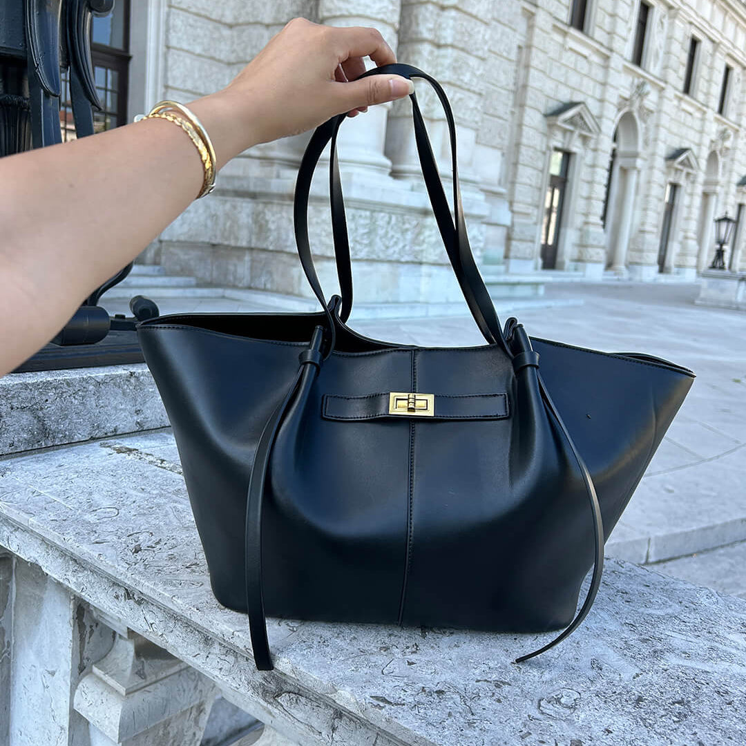 Sac cabas femme en cuir vegan, porté à l'épaule